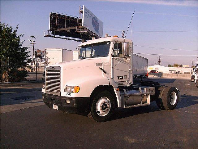 2002 FREIGHTLINER FLD11242ST Los Angeles California Photo #0082213A