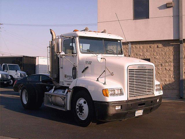 2002 FREIGHTLINER FLD11242ST Los Angeles California Photo #0082213A