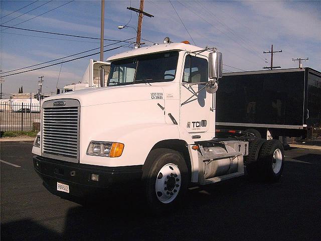 2002 FREIGHTLINER FLD11242ST Los Angeles California Photo #0082213A