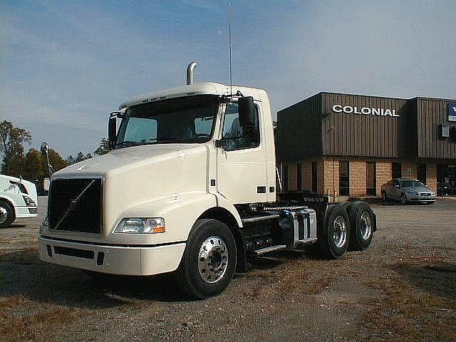 2011 VOLVO VNM64T200 ASHLAND Virginia Photo #0082282A