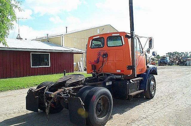 2000 STERLING L7500 Jackson Minnesota Photo #0082288A