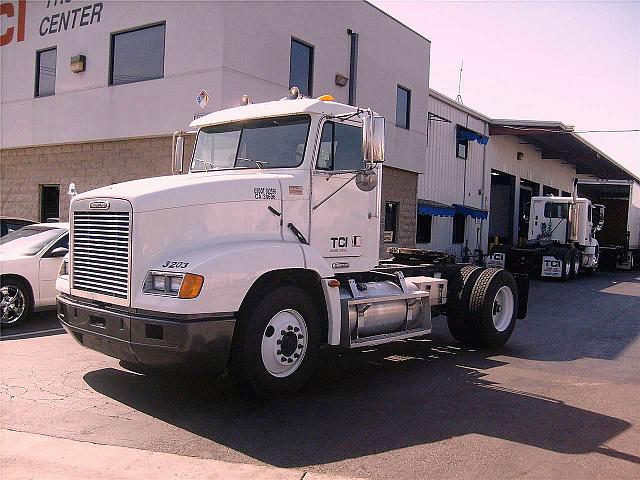 2003 FREIGHTLINER FLD11242ST Los Angeles California Photo #0082300A