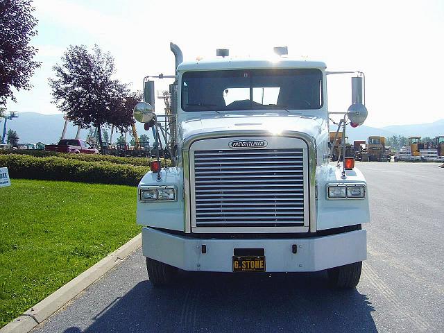 2002 FREIGHTLINER FL112 Middlebury Vermont Photo #0082313A