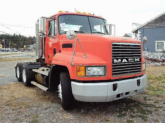 2001 MACK CH613 Seabrook New Hampshire Photo #0082382A