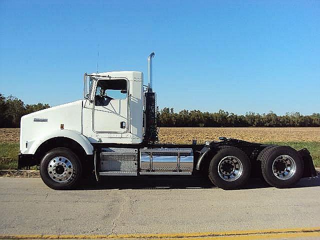 2005 KENWORTH T800 Olathe Kansas Photo #0082446A