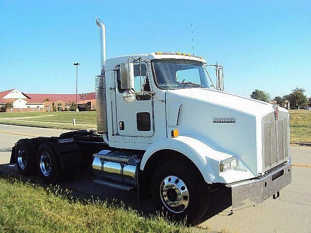 2005 KENWORTH T800 Olathe Kansas Photo #0082446A