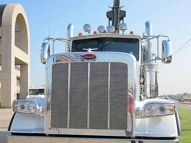 2011 PETERBILT 388 San Antonio Texas Photo #0082470B