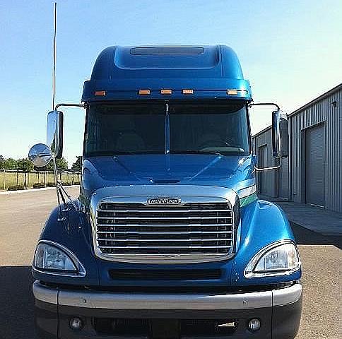 2007 FREIGHTLINER CL12064ST-COLUMBIA 120 mi Photo #0082699A