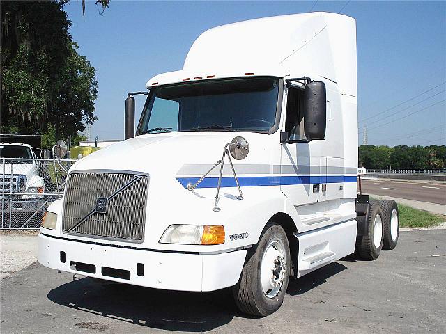 1999 VOLVO VNL64T610 Tampa Florida Photo #0082777A