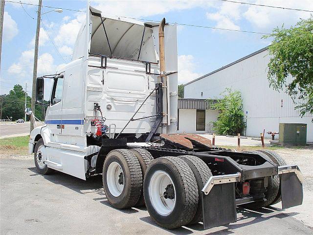 1999 VOLVO VNL64T610 Tampa Florida Photo #0082777A