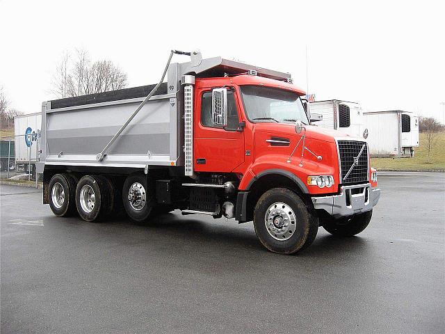 2010 VOLVO VHD84F200 Bloomsbury New Jersey Photo #0082956A