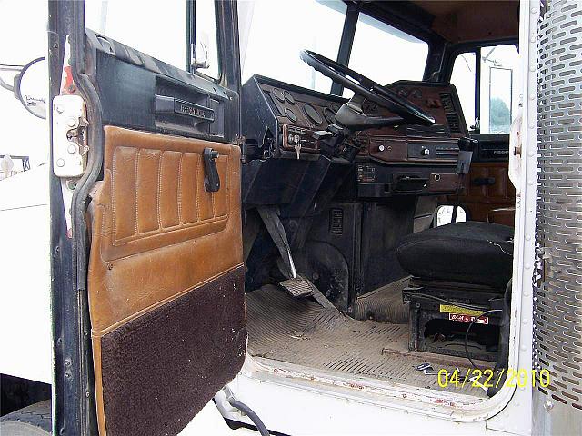 1990 FREIGHTLINER FLD12064 Porterville California Photo #0082982A