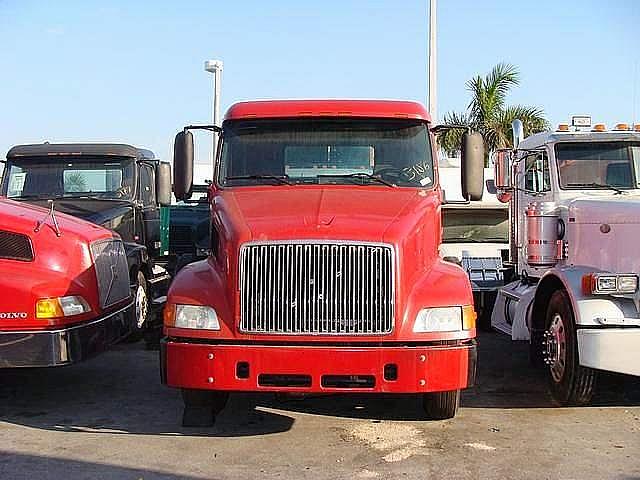 2000 VOLVO VNM42T200 Miami Florida Photo #0082984A