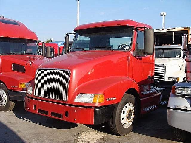 2000 VOLVO VNM42T200 Miami Florida Photo #0082984A