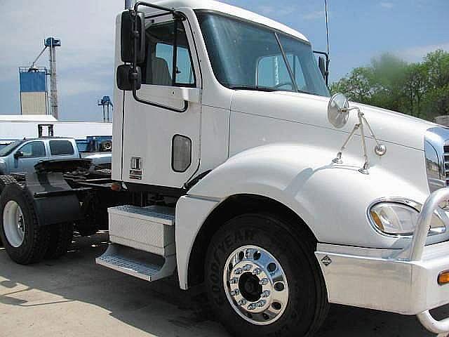 2006 FREIGHTLINER CL12064ST-COLUMBIA 120 COSMOS Minnesota Photo #0083077A