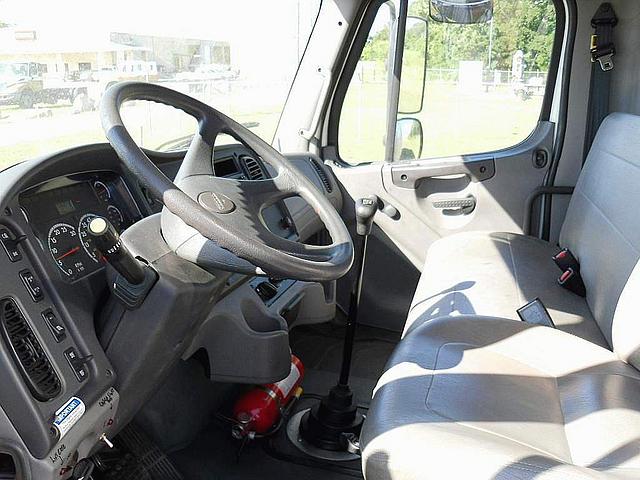 2006 FREIGHTLINER BUSINESS CLASS M2 106 Bryan Texas Photo #0083147A