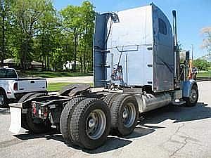 1998 FREIGHTLINER FLD12064T Broadview Heights Ohio Photo #0083149A