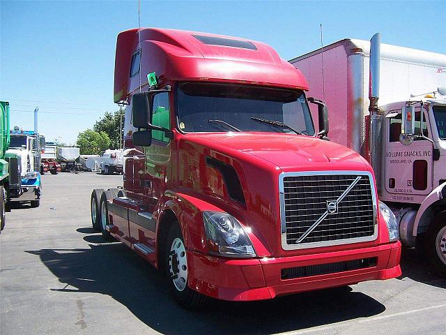 2004 VOLVO VNL64T670 West Sacramento California Photo #0083316A