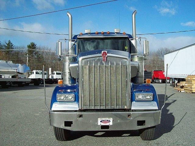 2004 KENWORTH W900L Auburn Maine Photo #0083317A