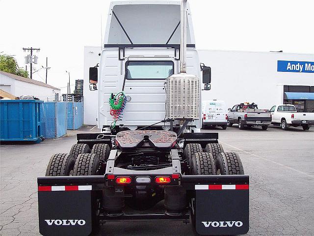 2011 VOLVO VNL64T300 Indianapolis Indiana Photo #0083353A