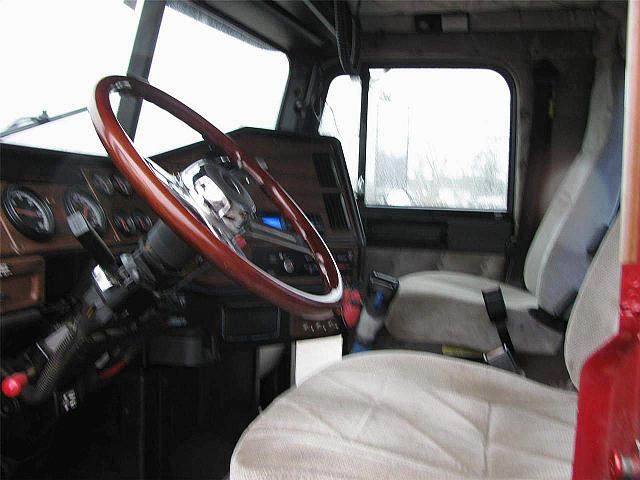 1992 FREIGHTLINER FLD12064 Phillipston Massachusetts Photo #0083394A