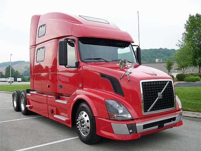 2007 VOLVO VNL64780 Knoxville Tennessee Photo #0083650A