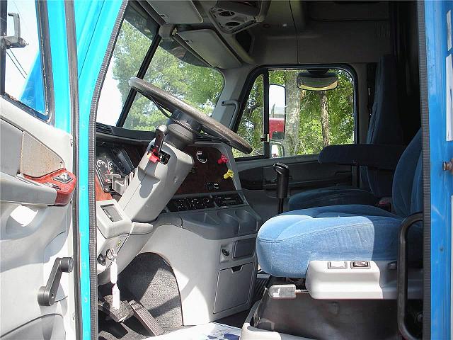 2005 FREIGHTLINER CL12064ST-COLUMBIA 120 Jasper Alabama Photo #0083714A