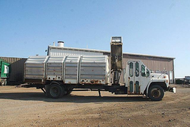 1993 FORD F700 Jackson Minnesota Photo #0084510A