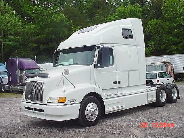 2003 VOLVO VNL64T660 Knoxville Tennessee Photo #0084561A