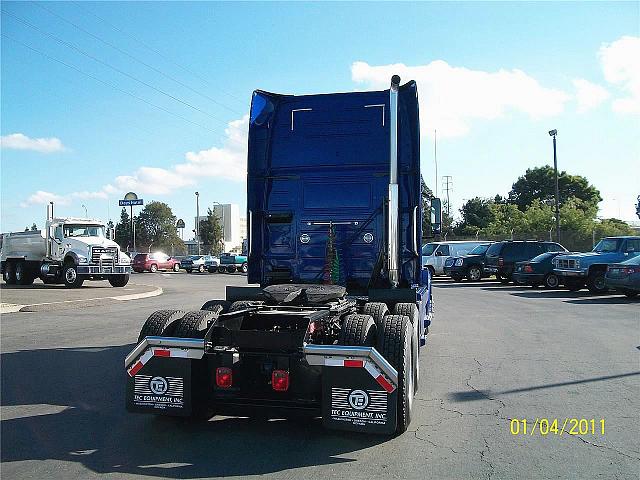 2011 VOLVO VNL64T670 Oakland California Photo #0084869E