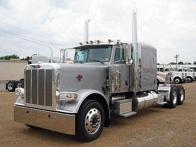 2011 PETERBILT 389 Irving Texas Photo #0084928A