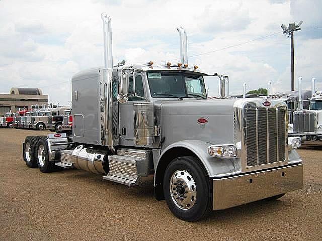 2011 PETERBILT 389 Irving Texas Photo #0084928A