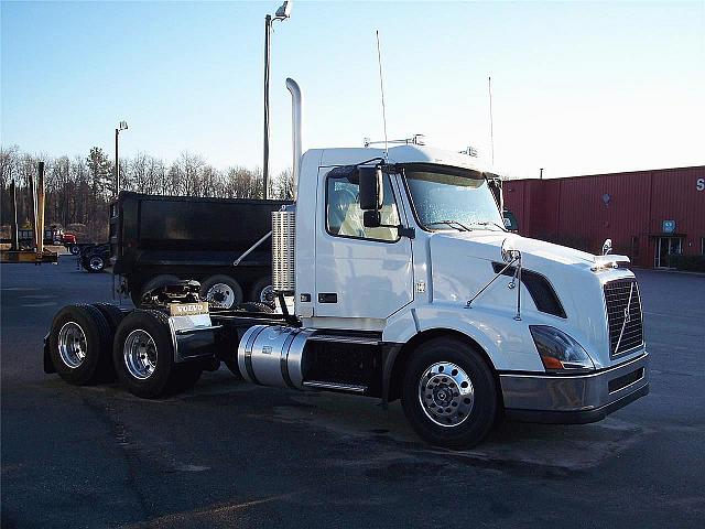 2011 VOLVO VNL64T300 Duncan South Carolina Photo #0085058A