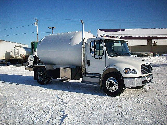 2011 FREIGHTLINER BUSINESS CLASS M2 106 Westbrook Maine Photo #0085090A