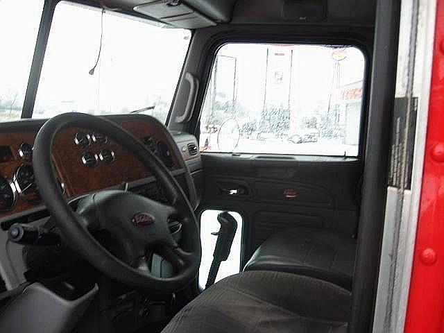 2006 PETERBILT 378 Waukesha Wisconsin Photo #0085244A