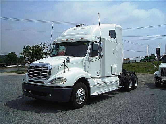 2005 FREIGHTLINER CL12064ST-COLUMBIA 120 Charlotte North Carolina Photo #0085264A