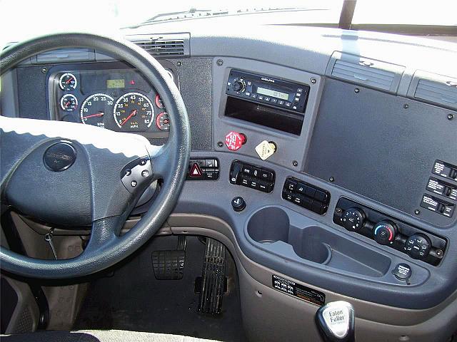 2010 FREIGHTLINER CA12564SLP - CASCADIA Grand Rapids Michigan Photo #0085376A