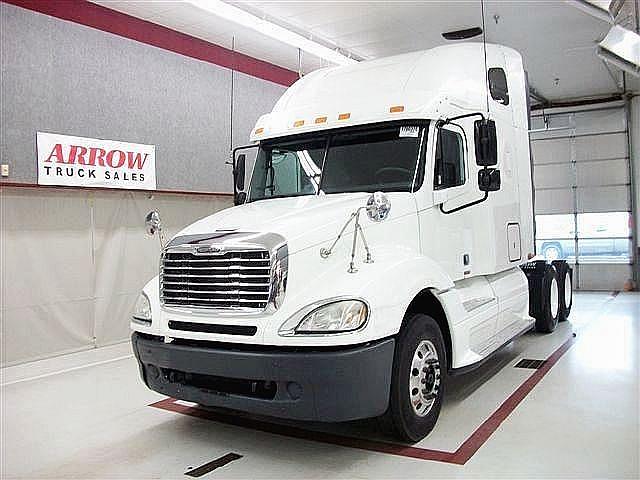 2007 FREIGHTLINER CL12064ST-COLUMBIA 120 Minneapolis Minnesota Photo #0085408A