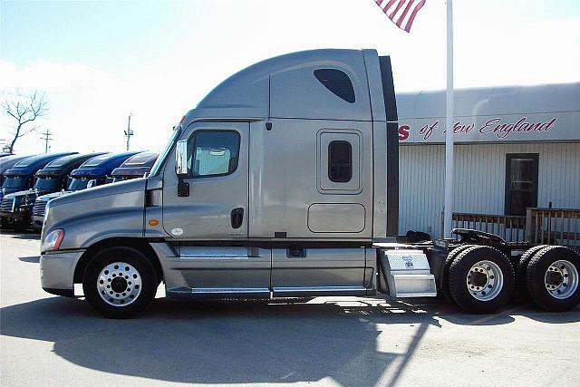 2009 FREIGHTLINER CA12564ST - CASCADIA SHREWSBURY Massachusetts Photo #0085478A