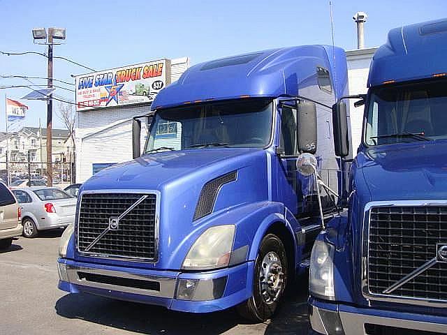 2005 VOLVO VNL64T670 Elizabeth New Jersey Photo #0085498A