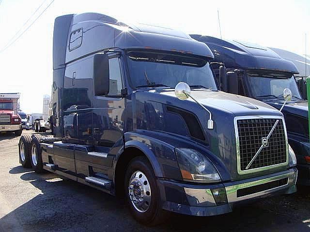 2005 VOLVO VNL64T670 Elizabeth New Jersey Photo #0085498A