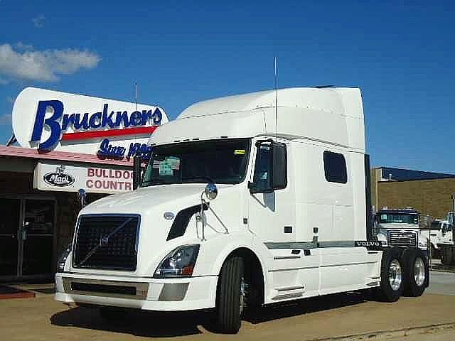 2011 VOLVO VNL64T780 DALLAS Texas Photo #0085529A