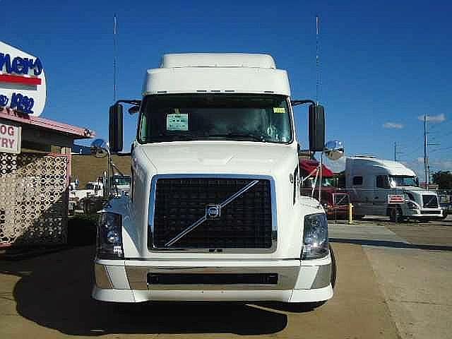 2011 VOLVO VNL64T780 DALLAS Texas Photo #0085529A