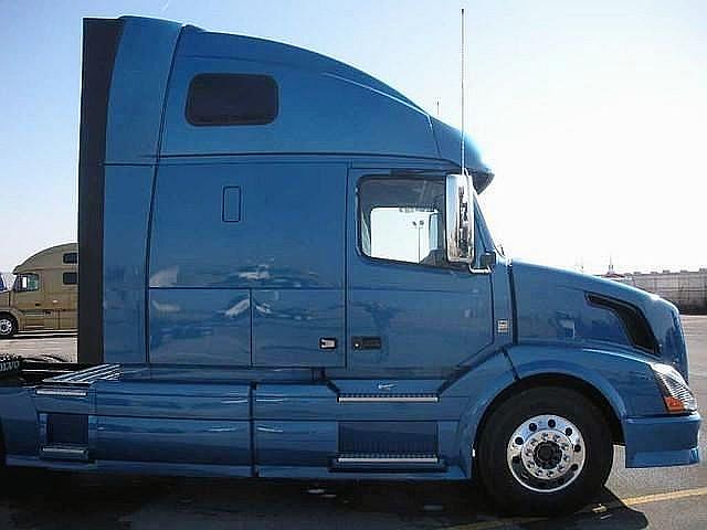 2011 VOLVO VNL64T670 Oklahoma City Oklahoma Photo #0085545A