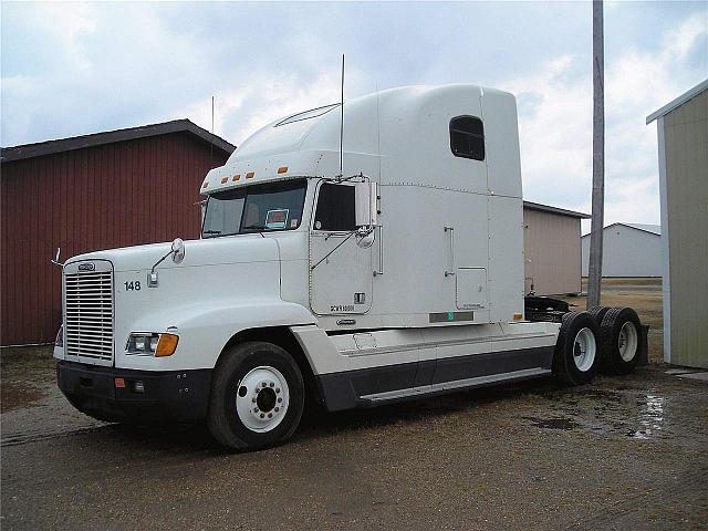 1998 FREIGHTLINER FLD12064SD Stephen Minnesota Photo #0085639A