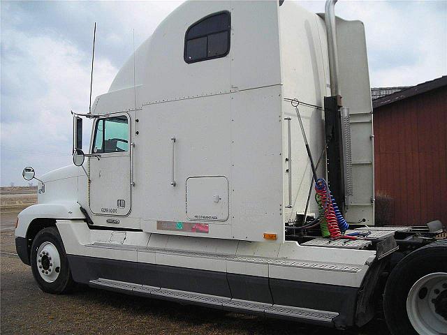 1998 FREIGHTLINER FLD12064SD Stephen Minnesota Photo #0085639A