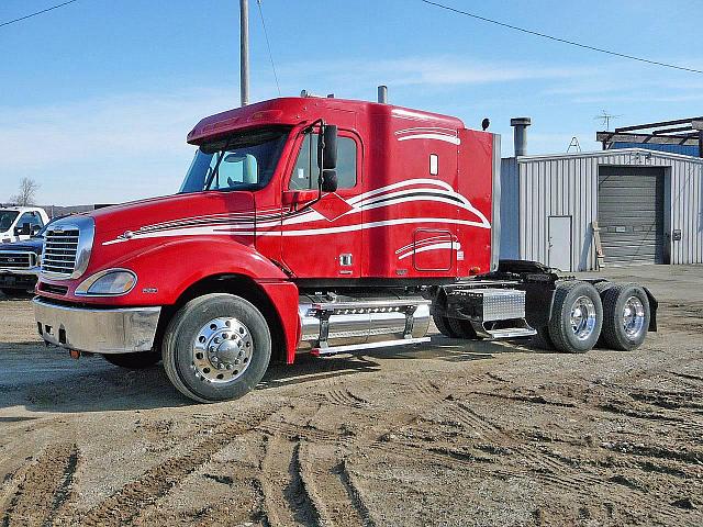 2006 FREIGHTLINER CL12064ST-COLUMBIA 120 Slinger Wisconsin Photo #0085696A