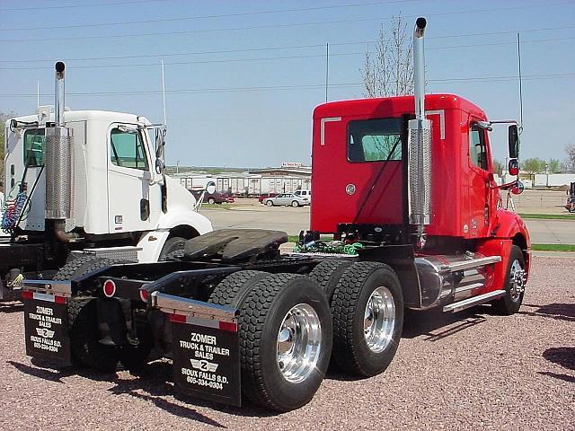 2005 FREIGHTLINER CL12064ST-COLUMBIA 120 Sioux Falls South Dakota Photo #0085810A