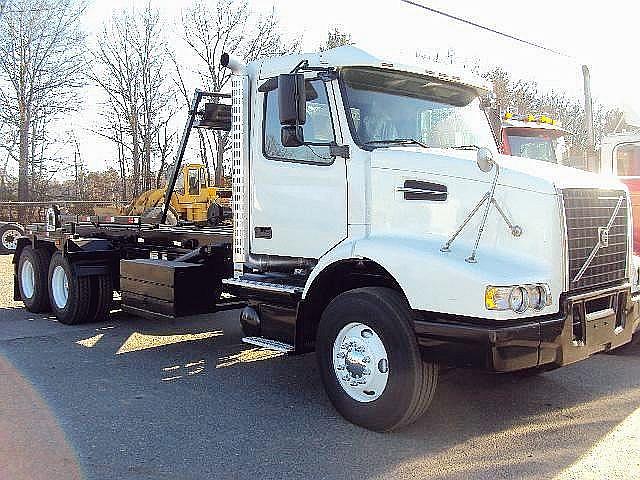 2007 VOLVO VHD64B200 Seabrook New Hampshire Photo #0085950A