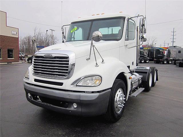 2004 FREIGHTLINER CL12064ST-COLUMBIA 120 Fort Wayne Indiana Photo #0086007A